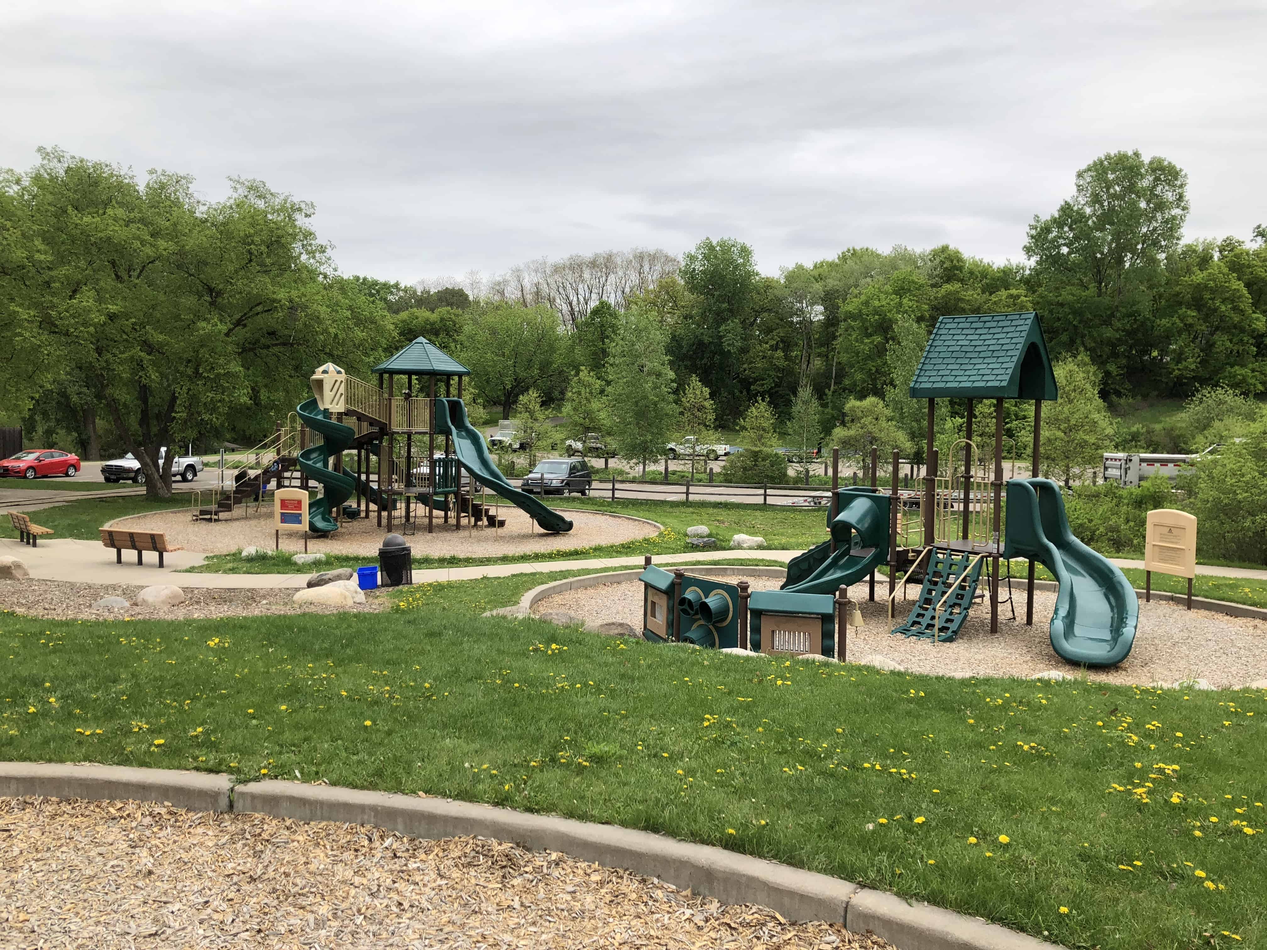 MinneMamaBlog's tweet card. MinneMama Adventures reviews Lone Lake Park in Minnetonka, Minnesota.
