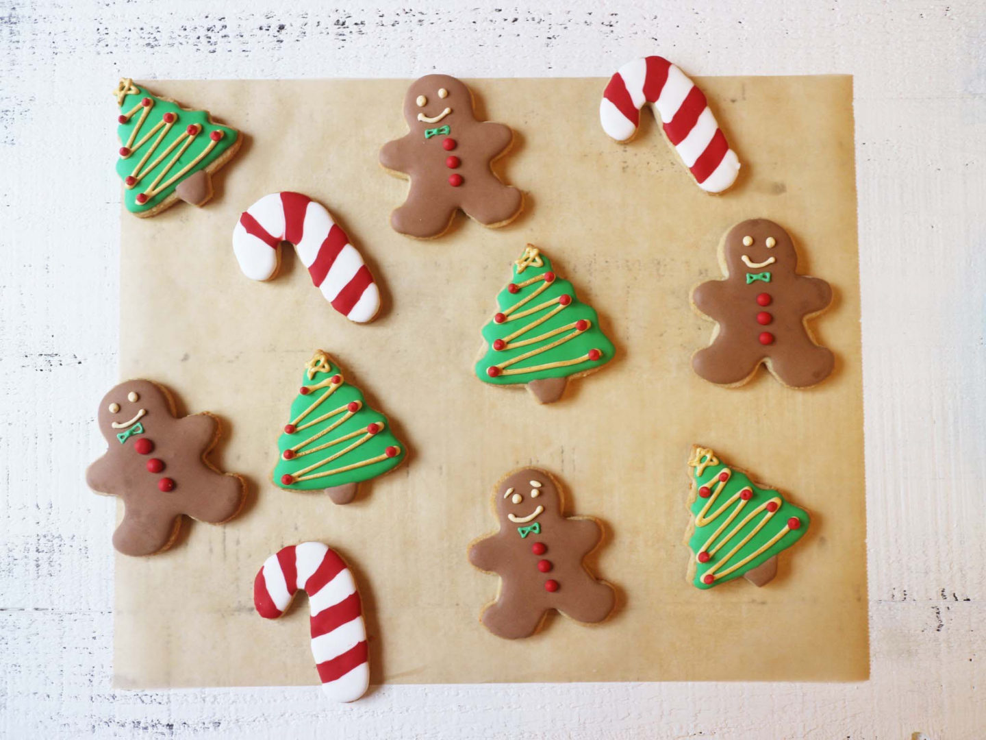 sageandcelery's tweet card. If you or someone you know if gluten-free and grain-free, then this sugar cookie recipe will make you so happy! Enjoy sugar cookies again with this recipe.