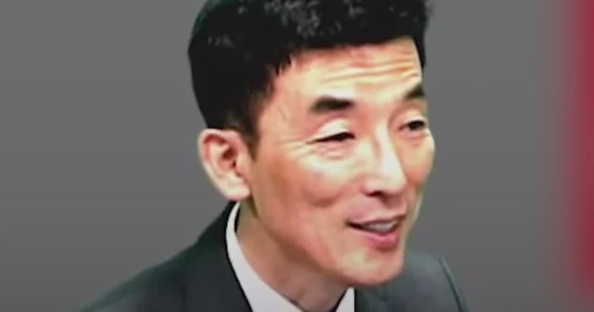 nasaram2017's tweet card. 법정 모독, 법관 명예훼손 등 혐의로 대법원으로부터 고발당한 김용현 전 장관 변호인인 이진관 변호사가 이번엔 이재명 대통령은 "그 사람"이라고 칭하며 "대통령 호소인"이라고 했습니다. 이 대통령이 전날 '법정 모독' 행위에 대해 엄정 대처를 지시하자 이 변호사는 "오히려 즐거웠다. 대변인 호소인이 나서서 이야기해주니 즐겁다"고 했습니다. 그러면서 "사법 모