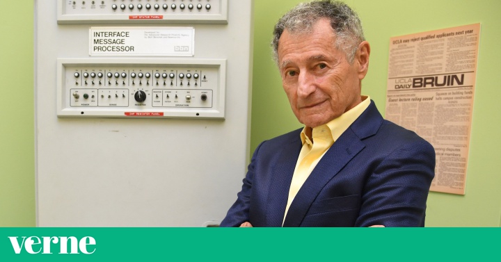 el_pais's tweet card. El objetivo era enviar tres, LOG , pero el ordenador se cayó después de las dos primeras.