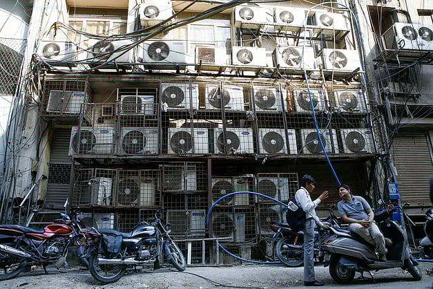 down2earthindia's tweet card. Heatwaves pushed up India’s electricity demand by nearly 9 per cent during the peak summer months of 2024, forcing the country to rely heavily on fossil fuels a