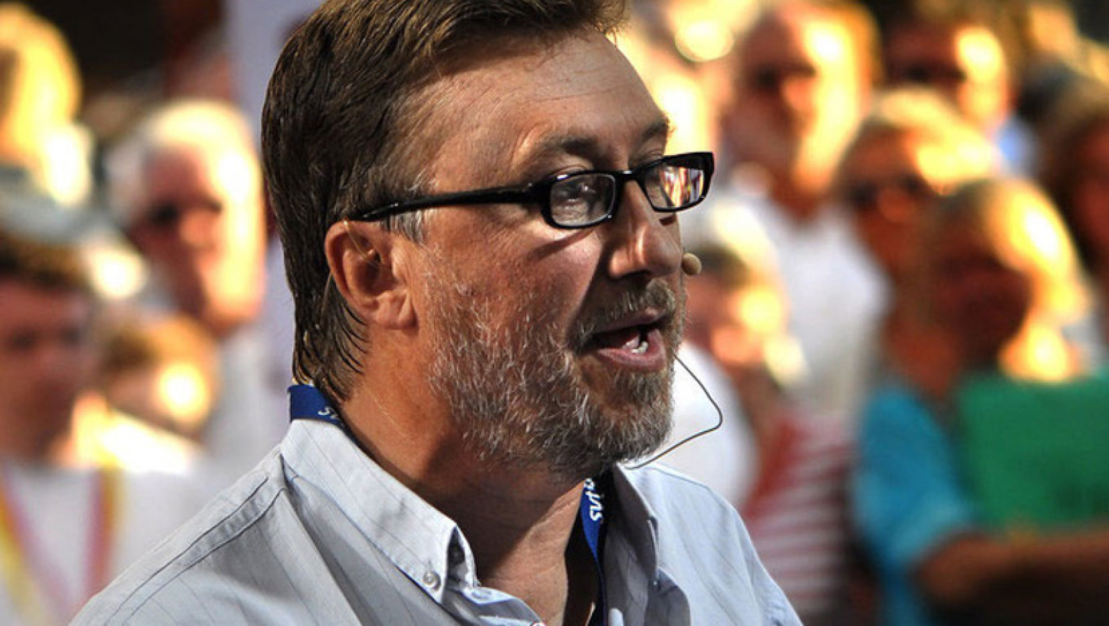 EkbergMats's tweet card. SVT-profilens fasa för svenska samhällsutvecklingen. "Påminner om inbördeskrig."