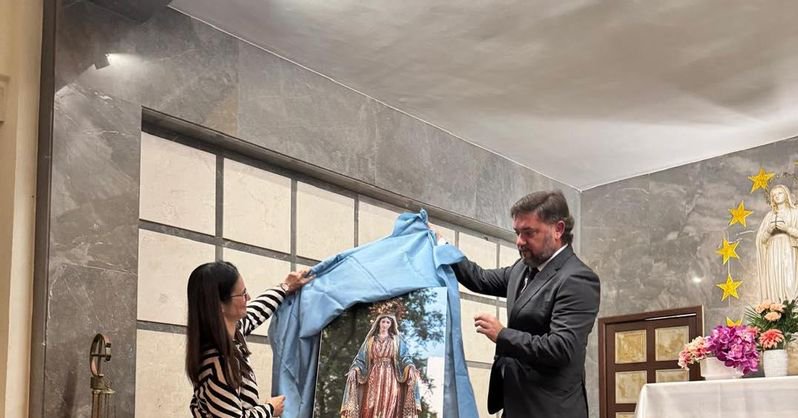 Tweet card summary image