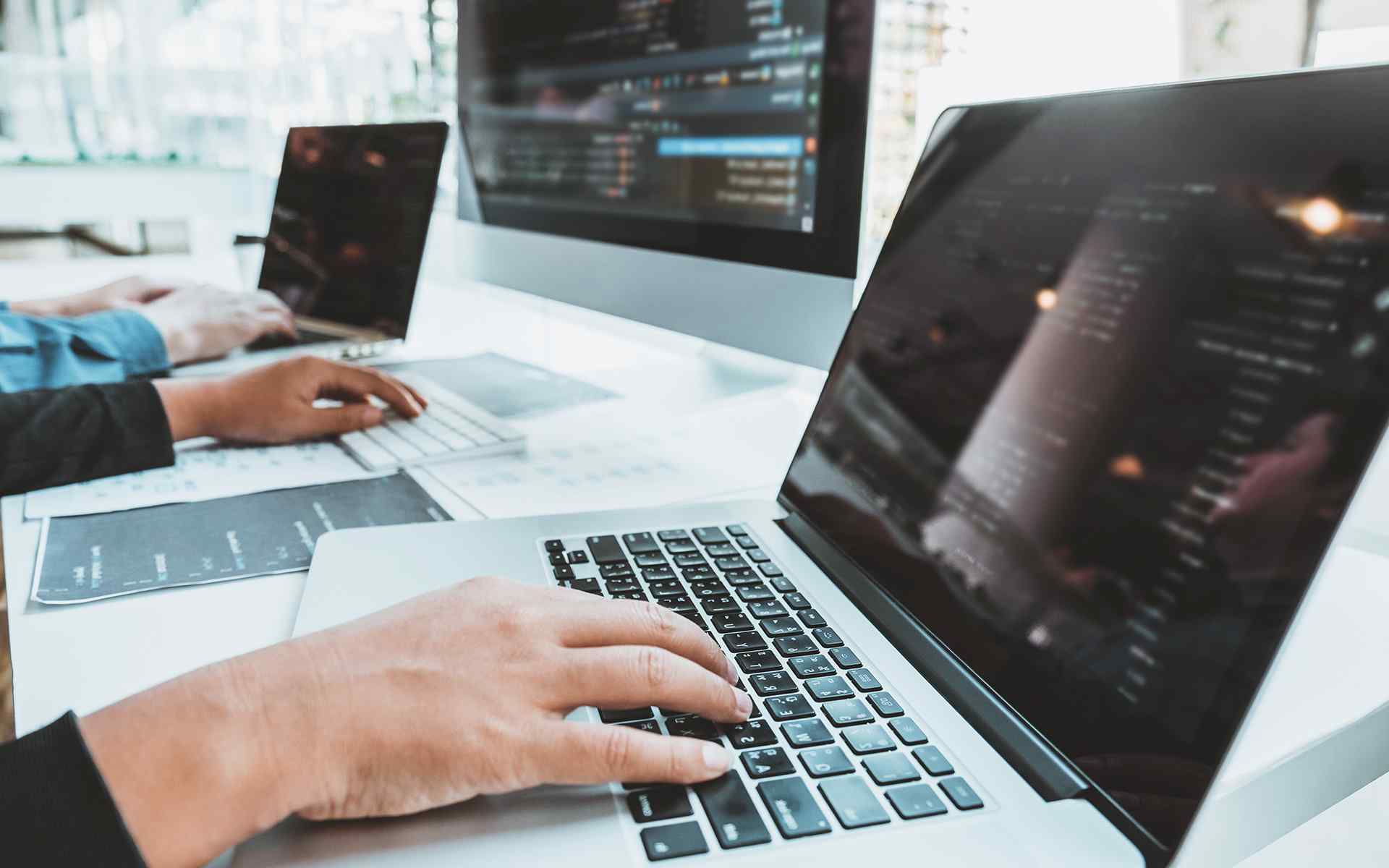 UrukPM's tweet card. A large corporation sought to implement SAP for cost and project control, requiring seamless integration across multiple departments.