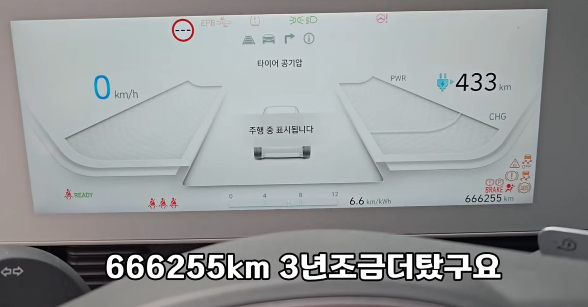 Strombock's tweet card. This Hyundai IONIQ 5 is rewriting the rules of EV longevity, going 360,000 miles on its original battery with DC charging (50,000 miles ago)!