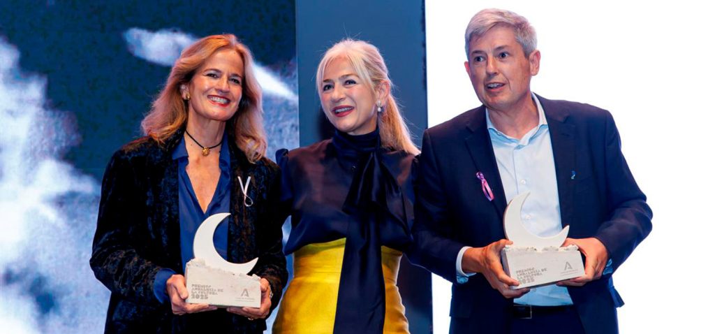 Cadiznoticias's tweet card. La revista ‘Periférica Internacional’, editada por la UCA, recibe el Premio Andalucía de la Cultura por su trayectoria en el análisis de la cultura y el territorio.