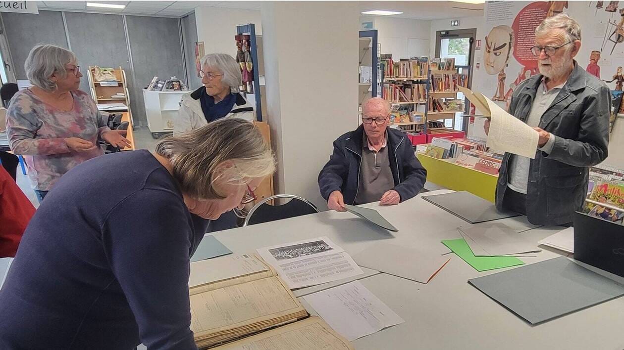 archives29's tweet card. « Parmi les trente kilomètres d’archives, nous avons fait une sélection pour coller au territoire », sourient les archivistes Linda Petton (action culturelle et éducative) et Laure Welschen (médiat...