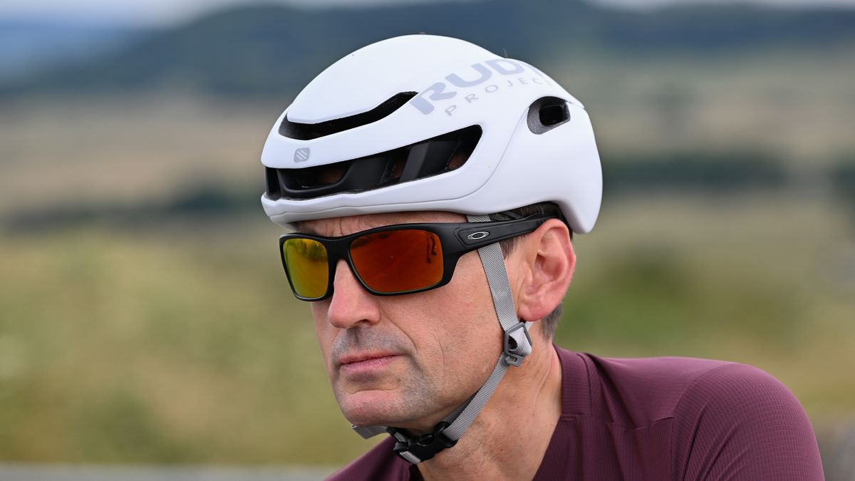 jmatsuda99's tweet card. The Nytron is Rudy Project's entry in the burgeoning 'everyday aero' helmet category, combining ventilation and wind-cheating slipperiness