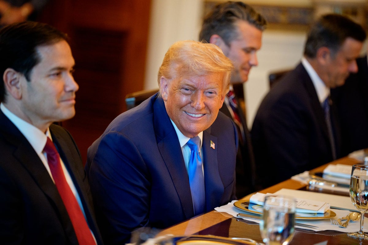 CREWcrew's tweet card. The dinners will be held at Trump National Golf Club and Mar-a-Lago