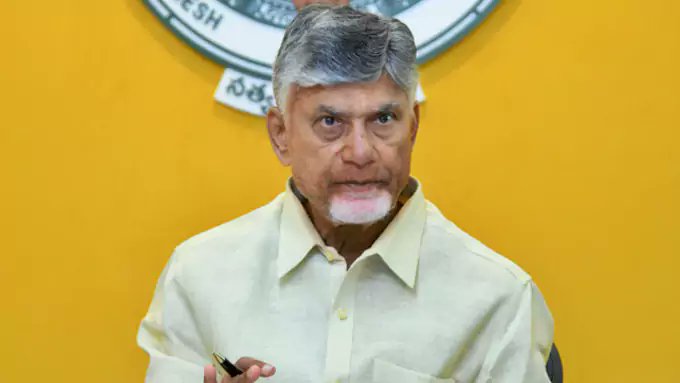 eenadulivenews's tweet card. కేంద్రమంత్రి నిర్మలా సీతారామన్‌ అమరావతి పర్యటన నేపథ్యంలో క్యాపిటల్‌ గెయిన్స్‌ మరో రెండేళ్లు పొడిగించేలా కేంద్రాన్ని కోరాలని రాజధాని ప్రాంత రైతులు ముఖ్యమంత్రి చంద్రబాబు (Chandrababu)ను కోరారు.