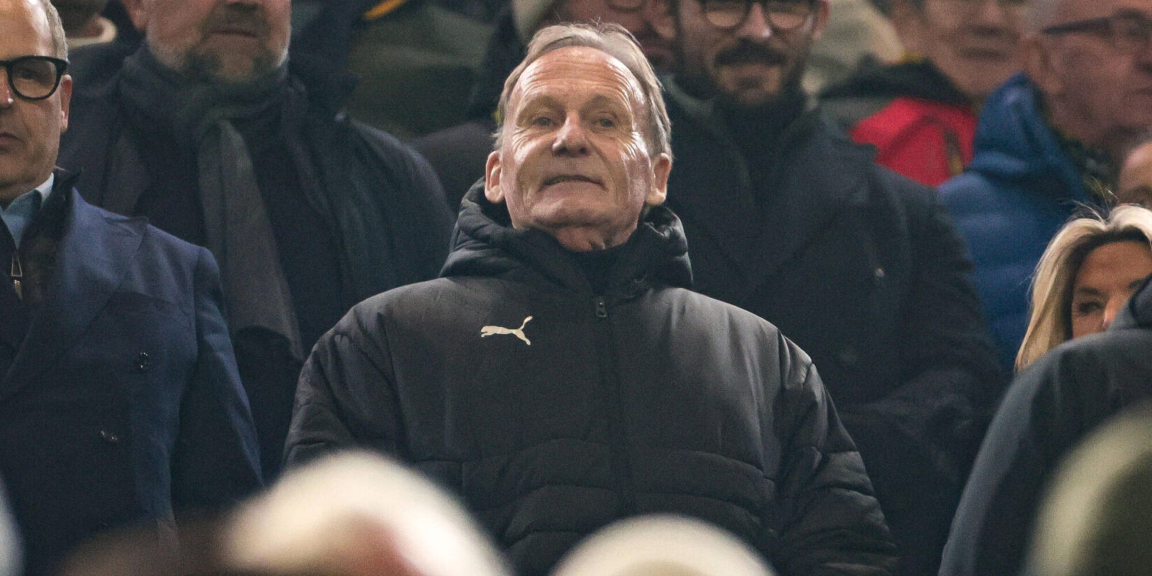 RNBVB's tweet card. Die Debatte um die Stadionsicherheit wird schärfer. BVB-Präsident Hans-Joachim Watzke geht auf Konfrontationsku.