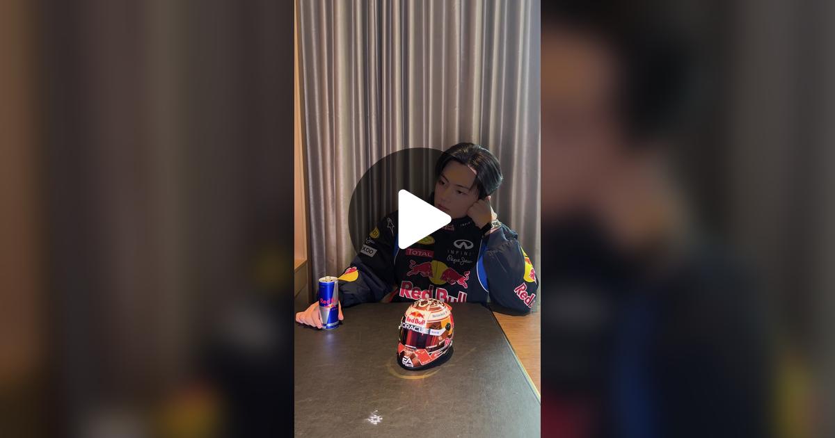 ENHYPEN_members's tweet card. 좋아요 1.4M개, 댓글 12.8K개가 있습니다. "🔁 #ENHYPEN #F1 #RedBullRacing #SingaporeGP @Red Bull Racing @Yuki tsunoda"