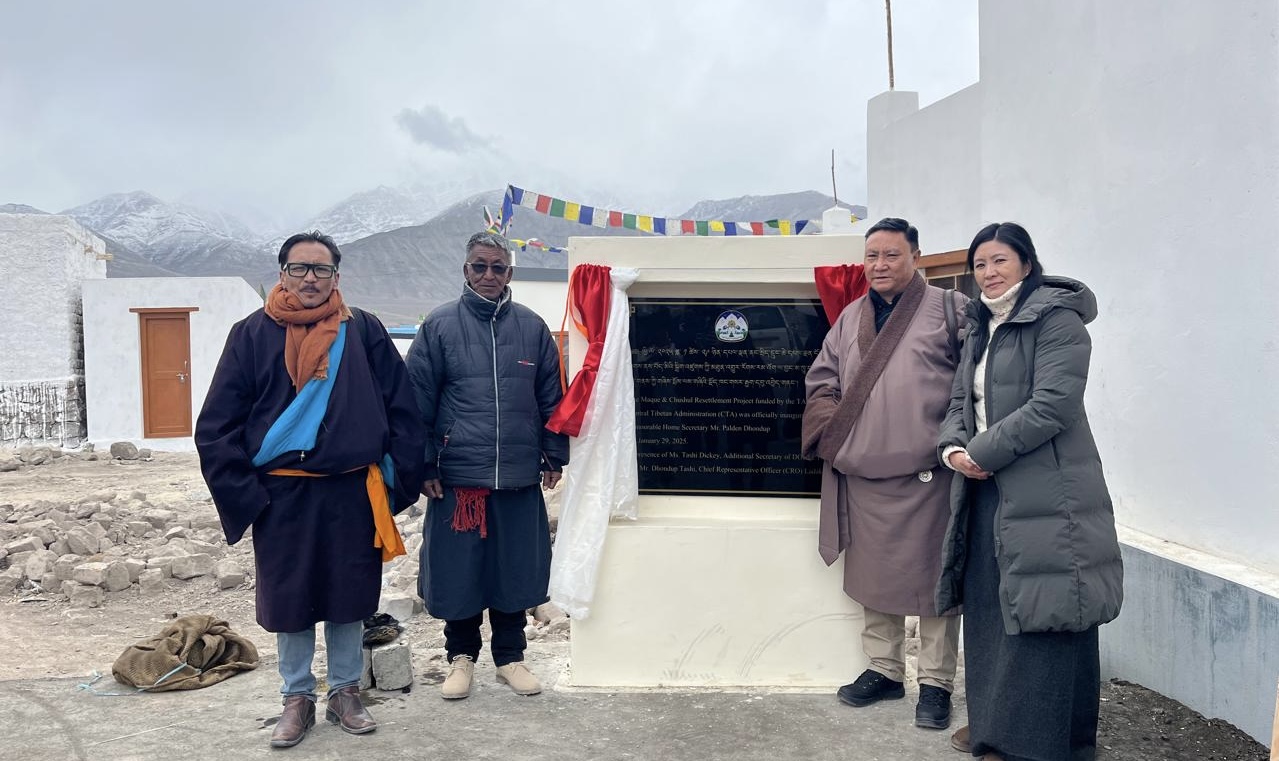 VOT_Tibetan's tweet card. ལ་དྭགས་བྱང་ཐང་མ་ཁྱུ་དང་ཆུ་ཤུལ་གྱི་ཉམས་ཐག་ཁྱིམ་ཚང་ ༥༠ ལྷག་གི་ཆེད་དུ་གསར་རྒྱག་ཟིན་པའི་སྡོད་ཁང་དབུ་འབྱེད་གནང་འདུག