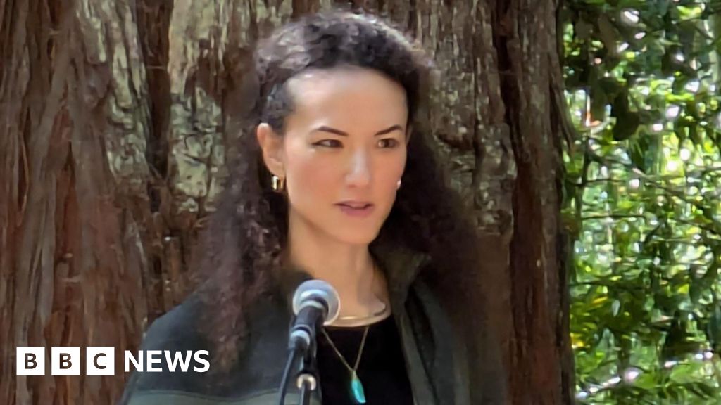 BBCTech's tweet card. Jay Graber wrongly said you needed to be 18 to use Bluesky, when the actual age limit is 13.