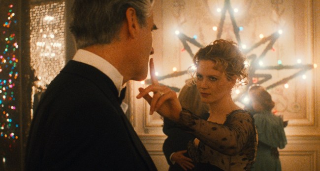 focuspulling's tweet card. Second unit director and set decorator Lisa Leone and second-unit cinematographer Malik Hassan Sayeed remember working on 'Eyes Wide Shut.'