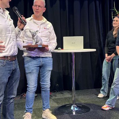 Tweet card summary image