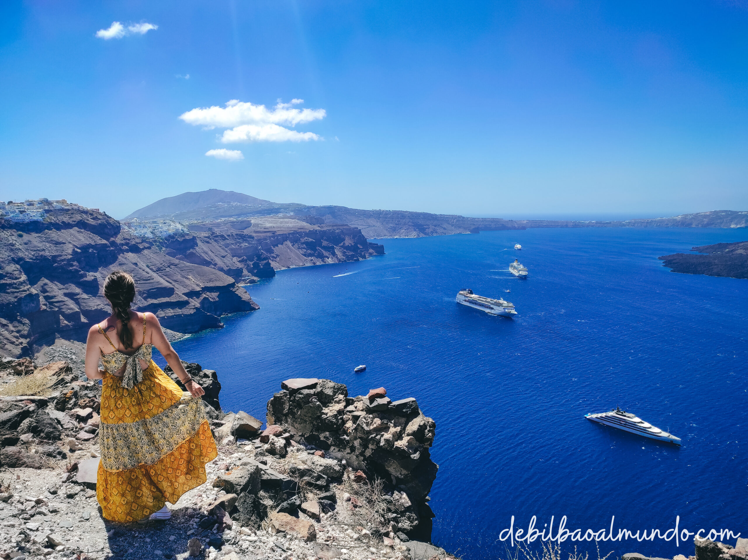 debilbaoalmundo's tweet card. Santorini es una de las islas más bonitas de Grecia. En este post os contamos que ver y hacer en la preciosa isla de Santorini.