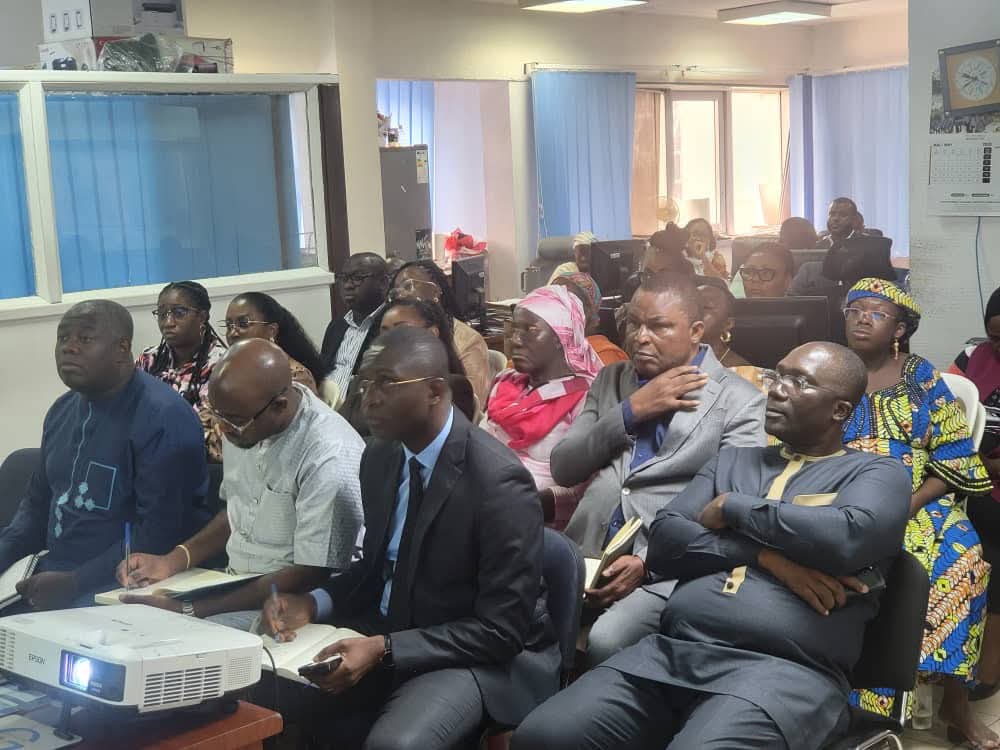 DigitalBusiness's tweet card. – Le personnel de l'administration des Douanes suit une formation en cybersécurité. Encore appelés gabelous, ces agents des Douanes prennent part à la