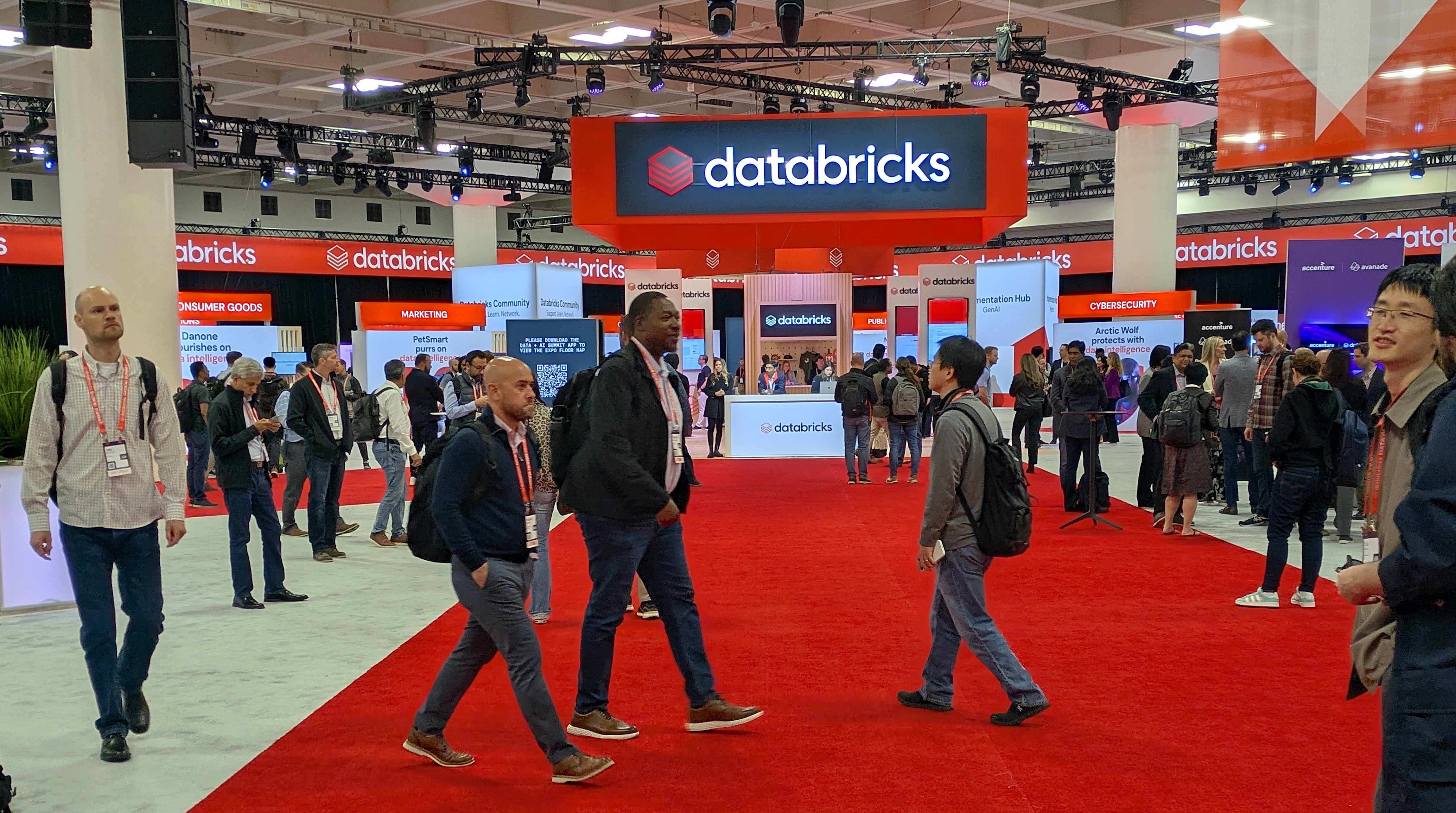 curious_media's tweet card. Databricks reportedly in talks to raise $5B at $134B valuation – SiliconANGLE Source: https://siliconangle.com/2025/11/30/databricks-reportedly-talks-raise-5b-134b-valuation/ READ from source