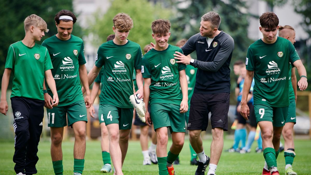 Slasknet's tweet card. Przedstawiamy tradycyjny raport z występów młodzieżowych drużyn Śląska Wrocław.