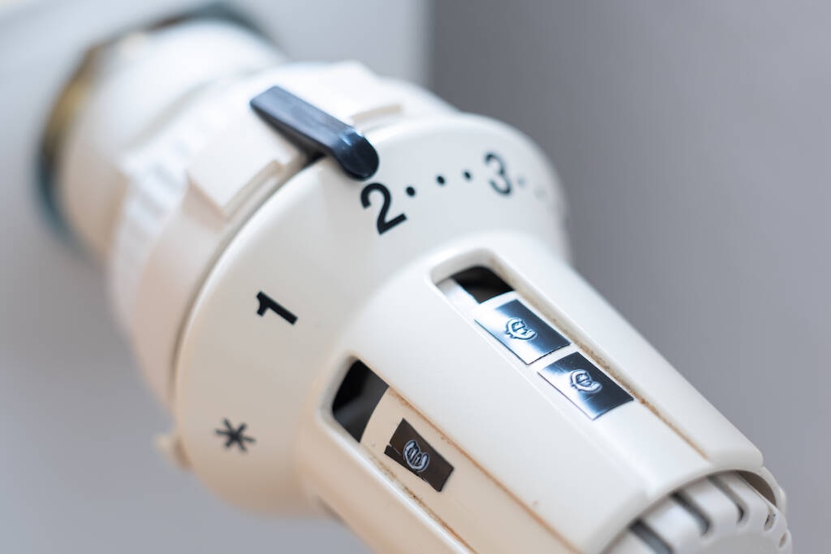 newsnadzis's tweet card. To może być jeden z największych skandali w branży gazowej ostatnich lat. UOKiK poinformował, że cztery spółki dostarczające gazomierze miały przez lata