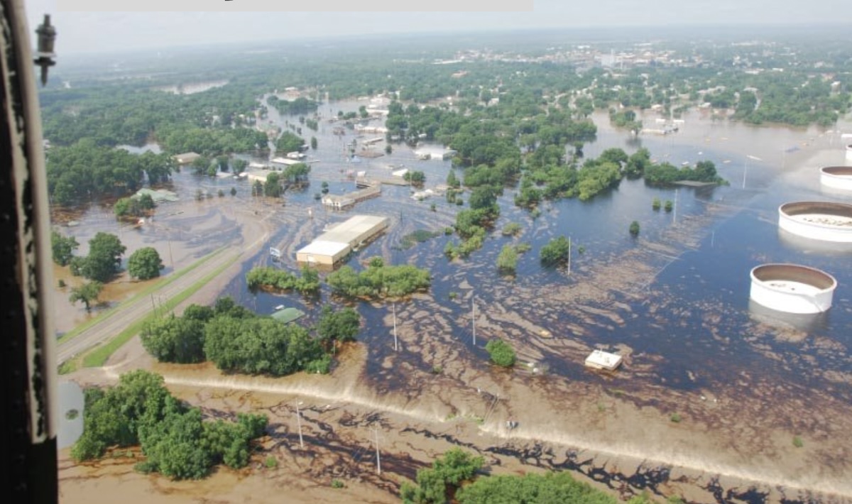 HySpeedGeo's tweet card. The Kansas Flood Mapping Dashboard uses stream gauge data from the National Weather Service and the U.S. Geological Survey, among other sources, along with the terrain-based FLDPLN (“Floodplain”)...