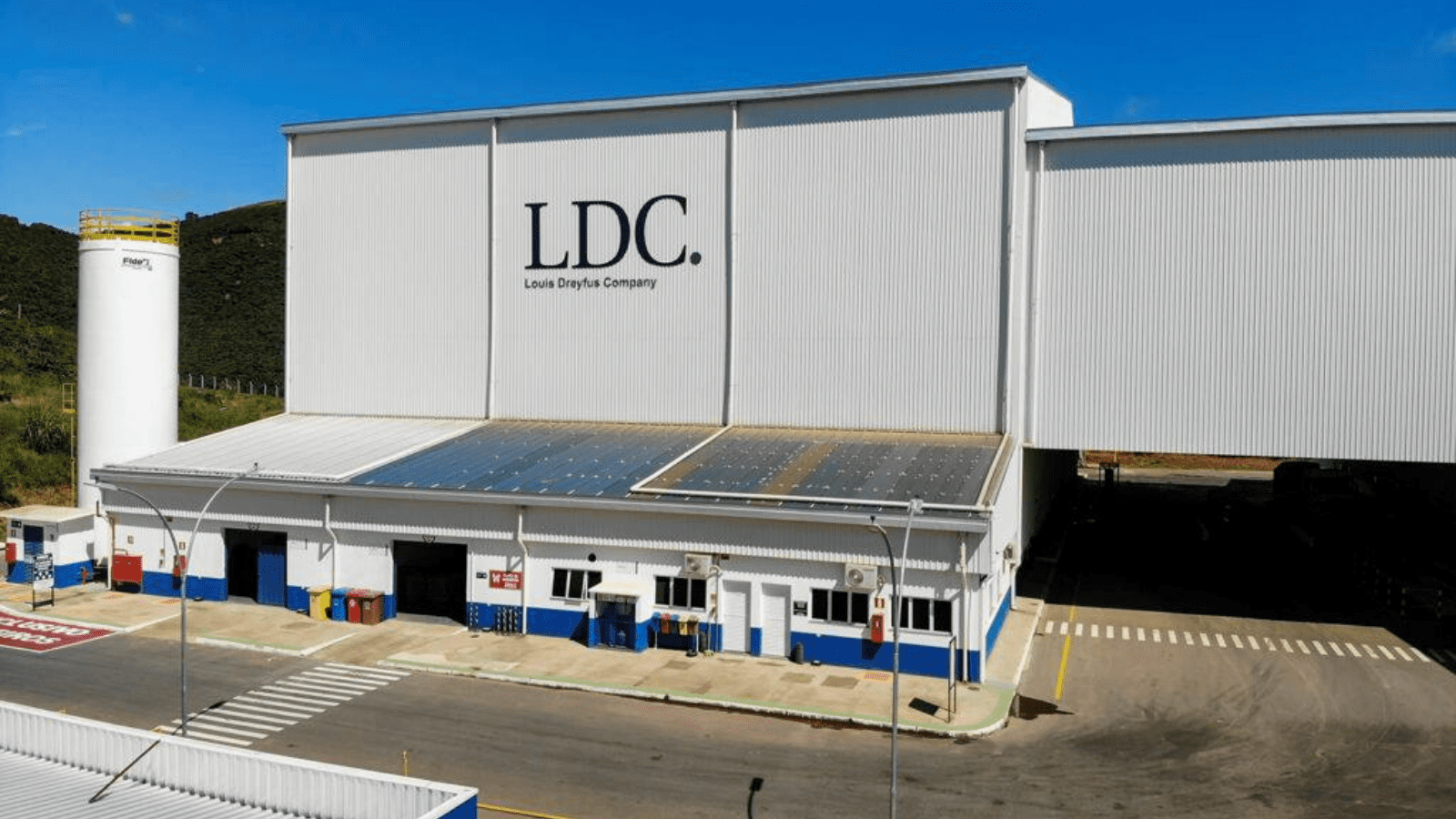 LinksCommodity's tweet card. The transaction reflects the Group’s strategic plans to further reinforce its core merchandizing capabilities.