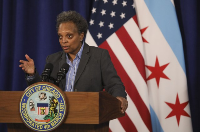 bas_vanacker's tweet card. Mayor Lori Lightfoot apologized to social worker Anjanette Young on Wednesday for the Chicago Police Department’s 2019 raid on her home, during which officers handcuffed her while she was nak…