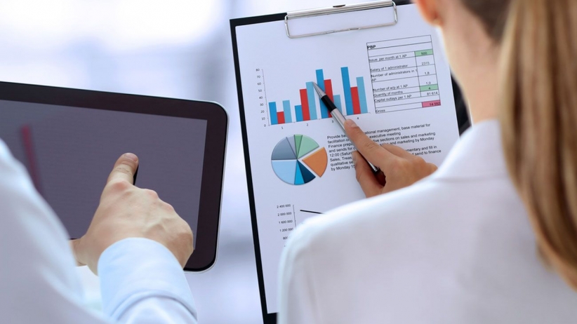 7wData's tweet card. Businesses need to communicate with their employees by using a simple way to show them what they need to do. Using a simple tool to communicate is a good way to do it, and it's not always easy to do...