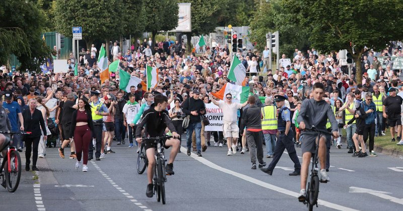 Tweet card summary image