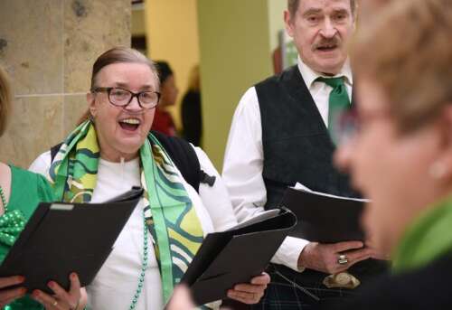 SharpNoteMusic's tweet card. Chris Kazmar was encouraged when doctors told her they could treat her lung cancer through surgery. But the Arlington Heights woman didn't bounce back as well as anticipated. Although discouraged...