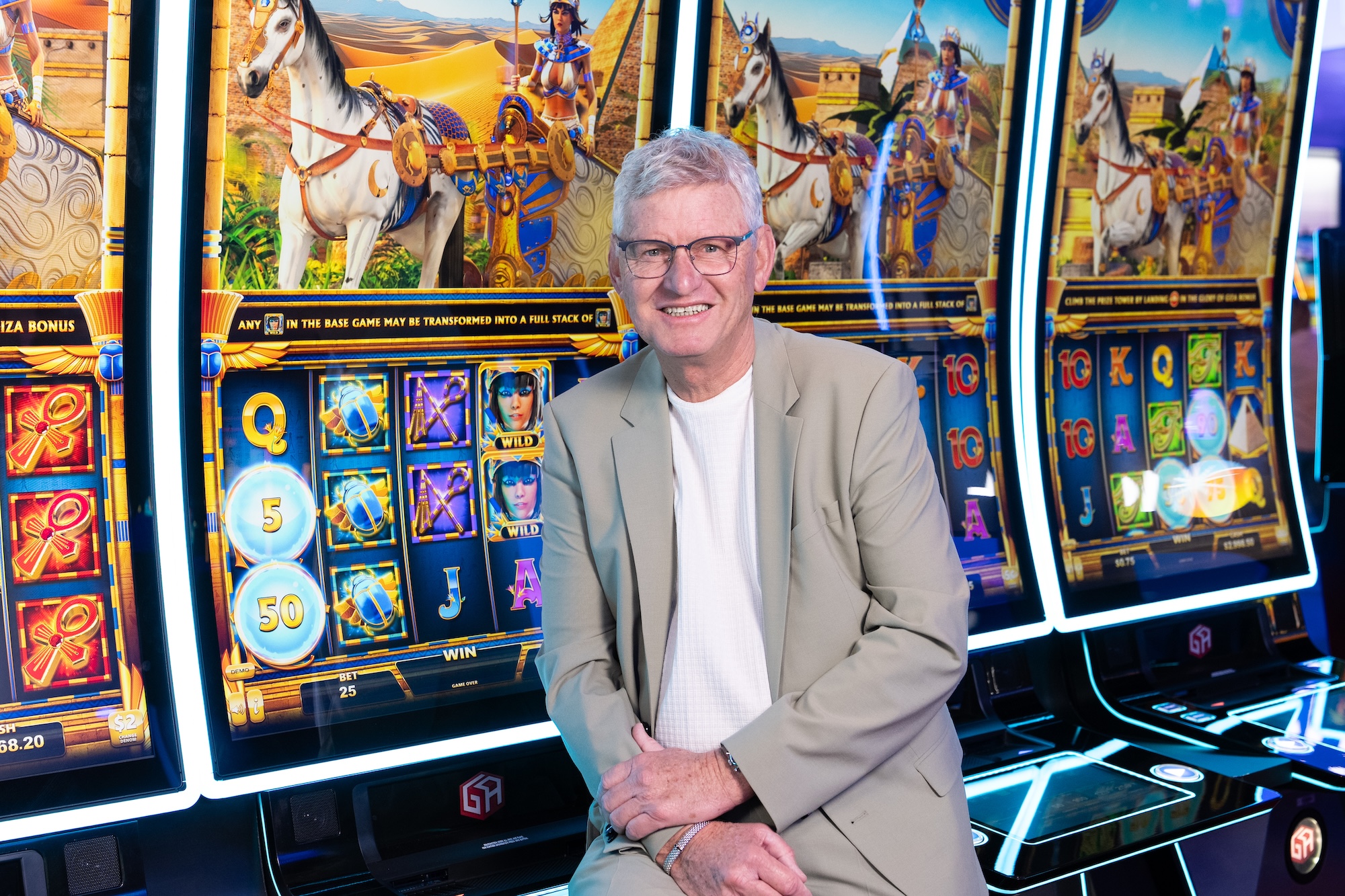 ISACASINOS's tweet card. 70 Jahre Leidenschaft, Führung und Innovation: Michael Gauselmann prägt die Merkur Group wie kaum ein anderer.