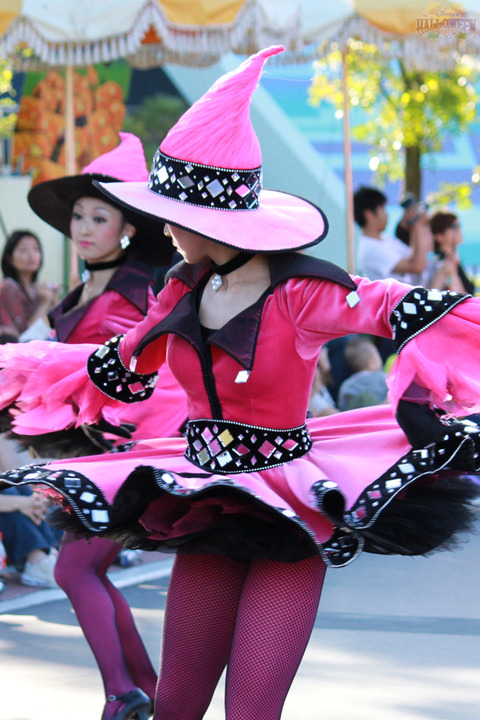 DebagameB's tweet card. トリックオアトリック！お菓子いらないから悪戯させてほしいでゲス！コッチ来ないでよエッチガメ！つれないでゲスなぁ何はともあれハロウィーンの季節ね！ それじゃ今年もイキましょまずは女海賊ね