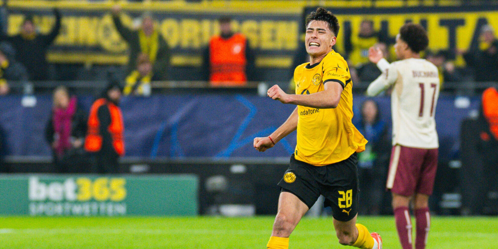 RNBVB's tweet card. Aaron Anselmino entwickelt sich von der BVB-Notlösung zum besten Sommer-Transfer. Seine Daten in Dortmund lassen aufhorchen.