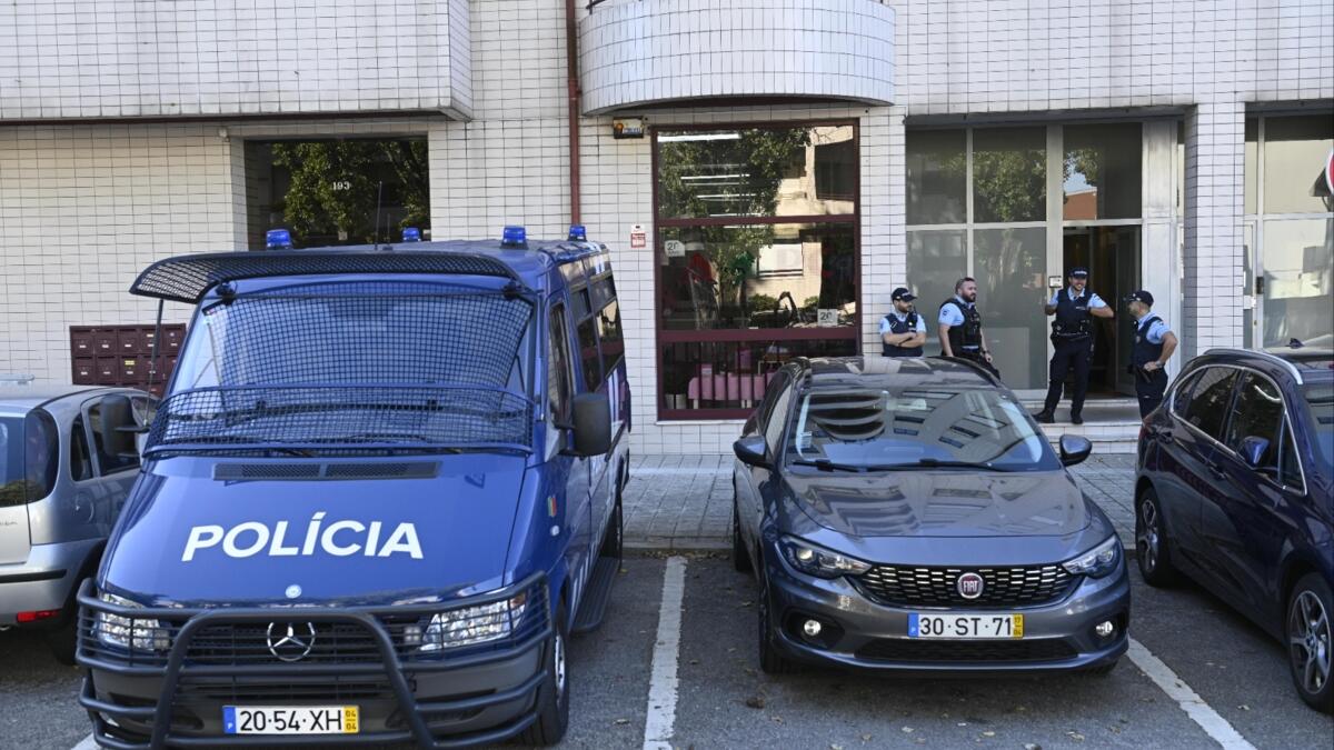 Adriano69354920's tweet card. A GNR está a realizar buscas em várias partes do país no âmbito de uma investigação a falsos peditórios em nome de corporações de bombeiros ou associações de solidariedade social feitos por um grupo...