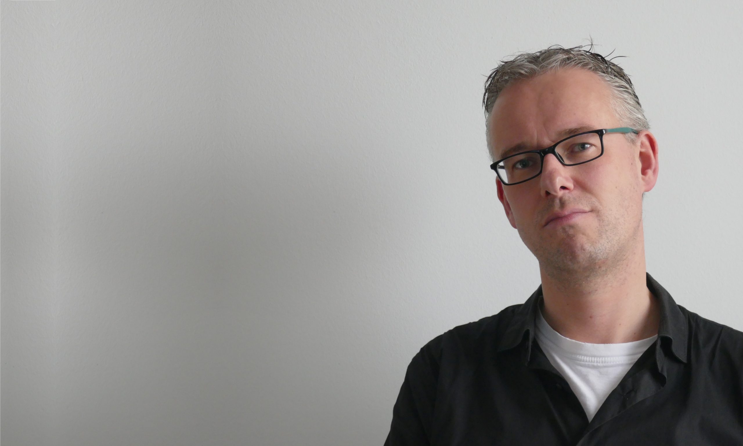 Ceritm's tweet card. Een paar weken geleden was ik in Suriname om de parlementsverkiezingen te verslaan. Op een vrije dag gingen we per boot naar het district Commewijne en bezochten onder andere Frederiksdorp. Deze...