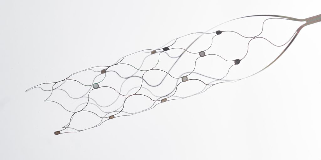 CrainsNewYork's tweet card. Neuralink rival Synchron raises $200M for brain implant