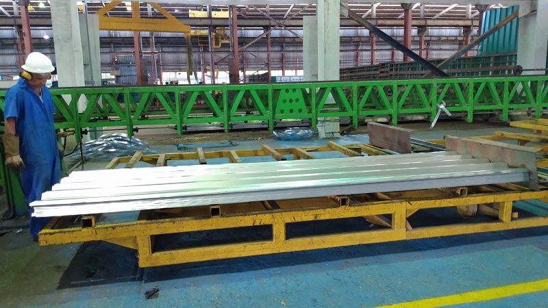 guide_e2025's tweet card. Los trabajadores de la Empresa de Estructuras Metálicas Comandante Paco Cabrera, Metunas, tienen ante sí otro gran reto para contribuir a aliviar las afectaciones provocadas por el huracán Melissa, a...