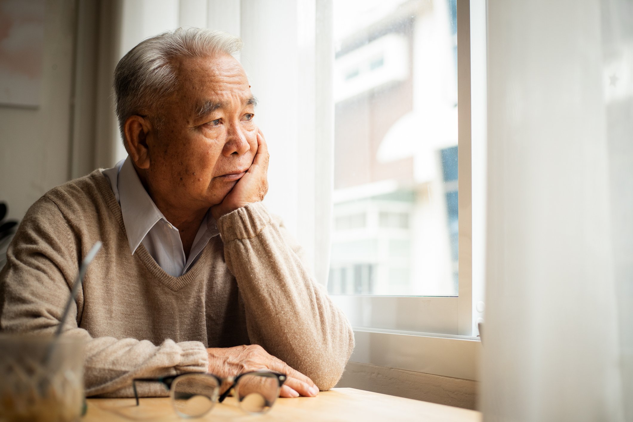 AgeRightBlog's tweet card. A recent study finds that loneliness increases dementia risk, but there are a few important ways we can fight back.