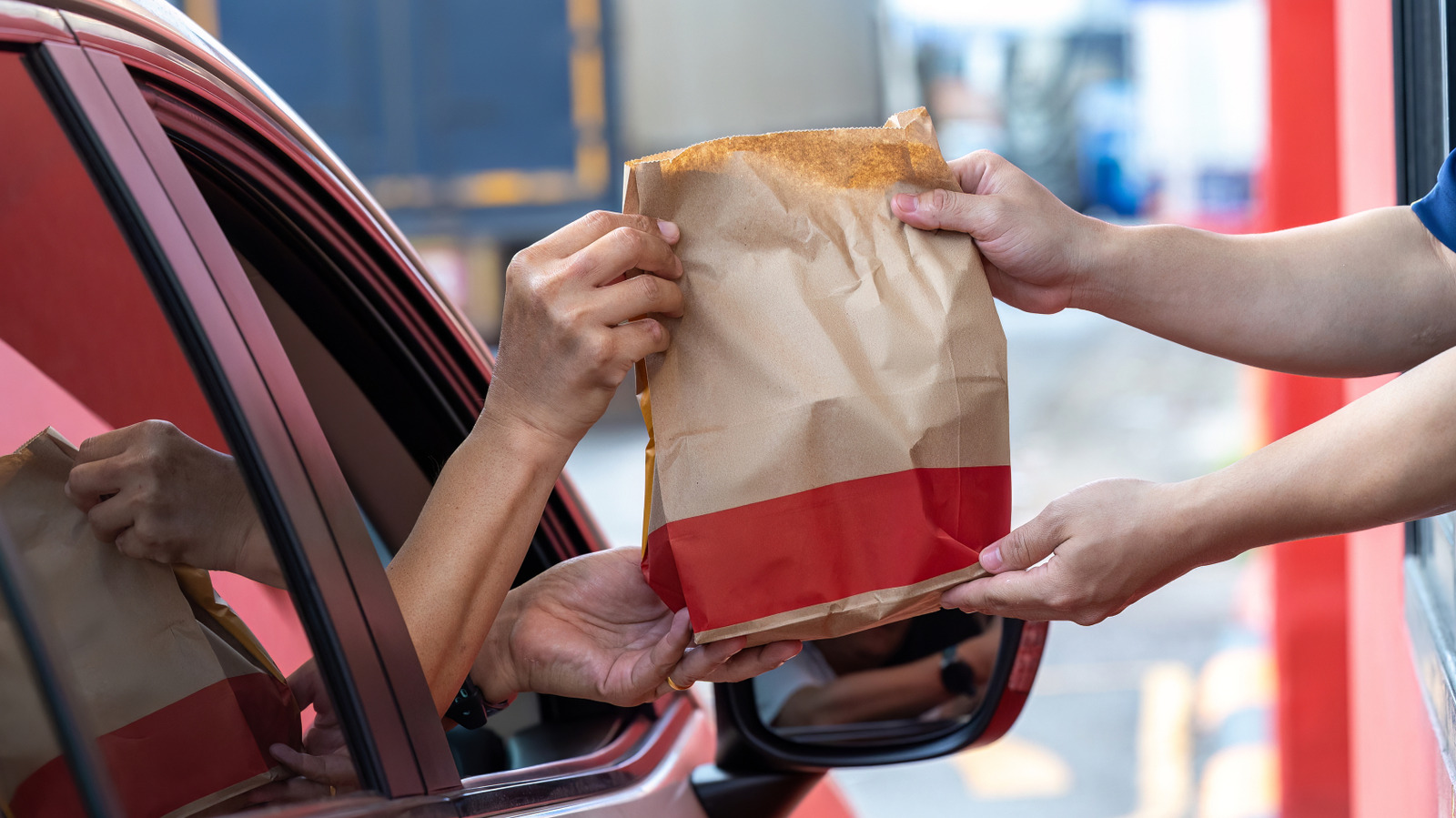 TastingTable's tweet card. Fast food places offer a familiarity no matter where you happen to be, but it's not just the menu. We know you'd recognize these restaurants' designs anywhere.