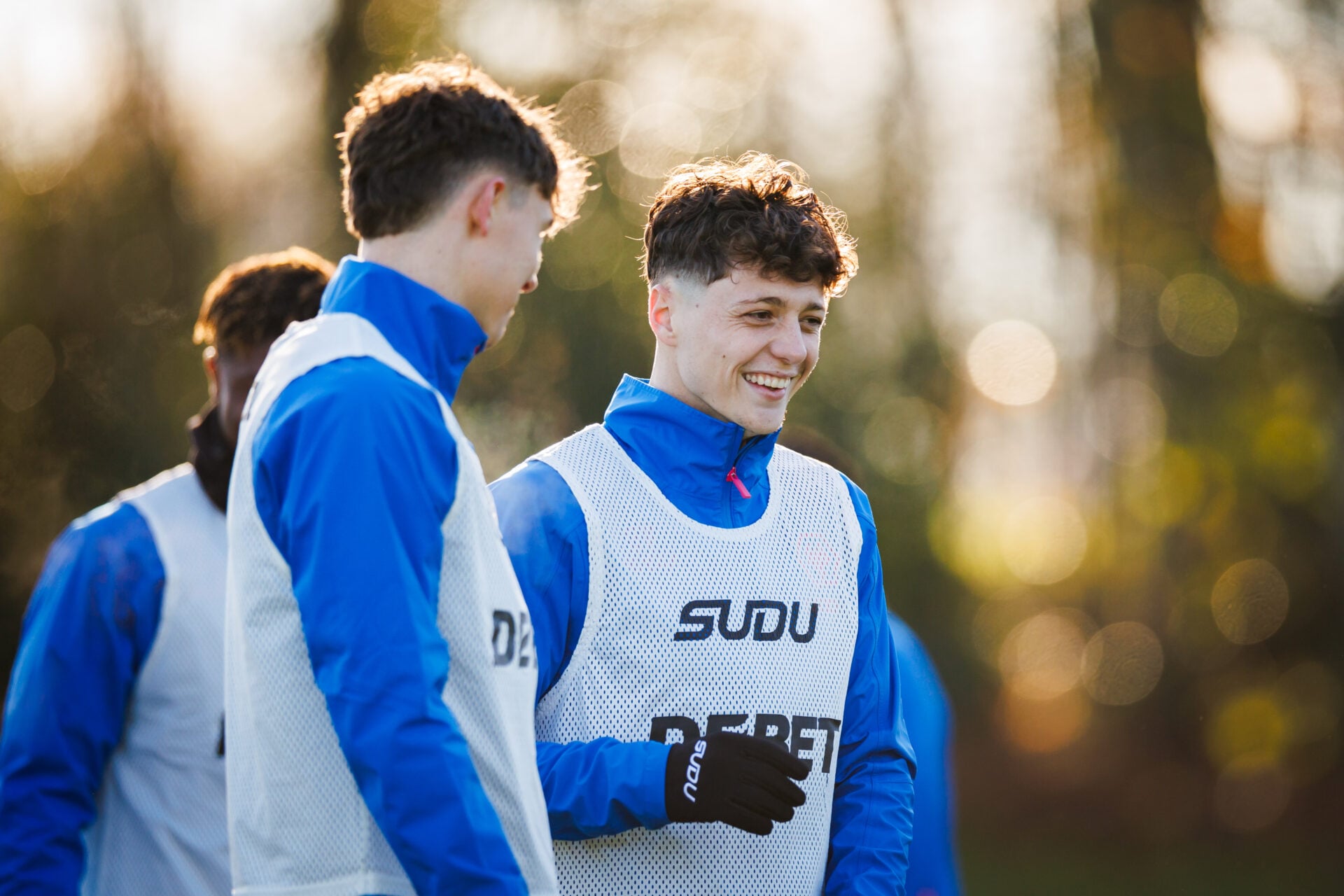 Molineux_News's tweet card. Agree? 🤔