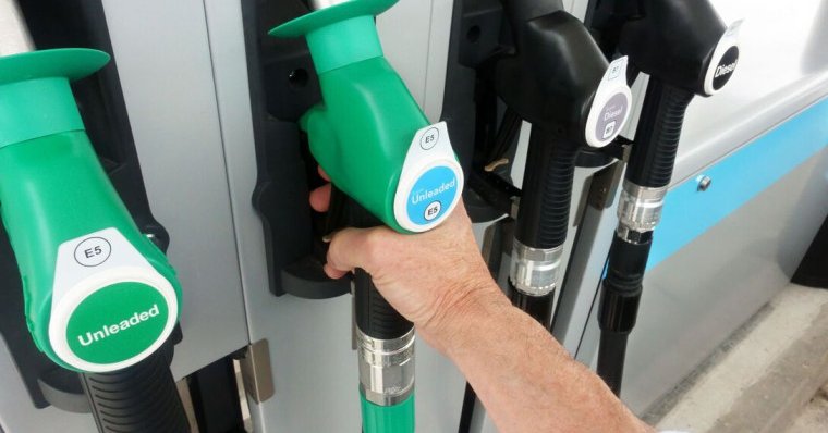 Tweet card summary image