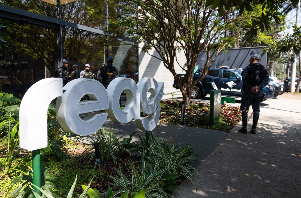 PipelineValor's tweet card. Após o desinvestimento na Empírica, gestora está vendendo a parte de wealth e o portfólio de Fidcs