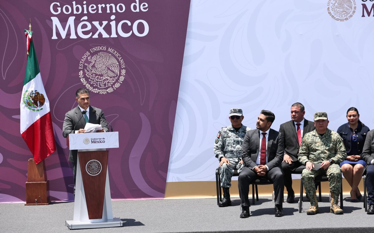 DonR0me0's tweet card. la estrategia del Mando Coordinado Zona Oriente del Estado de México redujo homicidios dolosos un 30% a nivel estatal y el robo de vehículos más de un 45%.