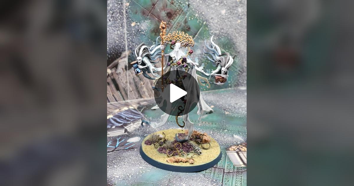 SmilodonMinis's tweet card. 60 likes, 4 comments. “Throwback to models of my first army, Nighthaunt.”