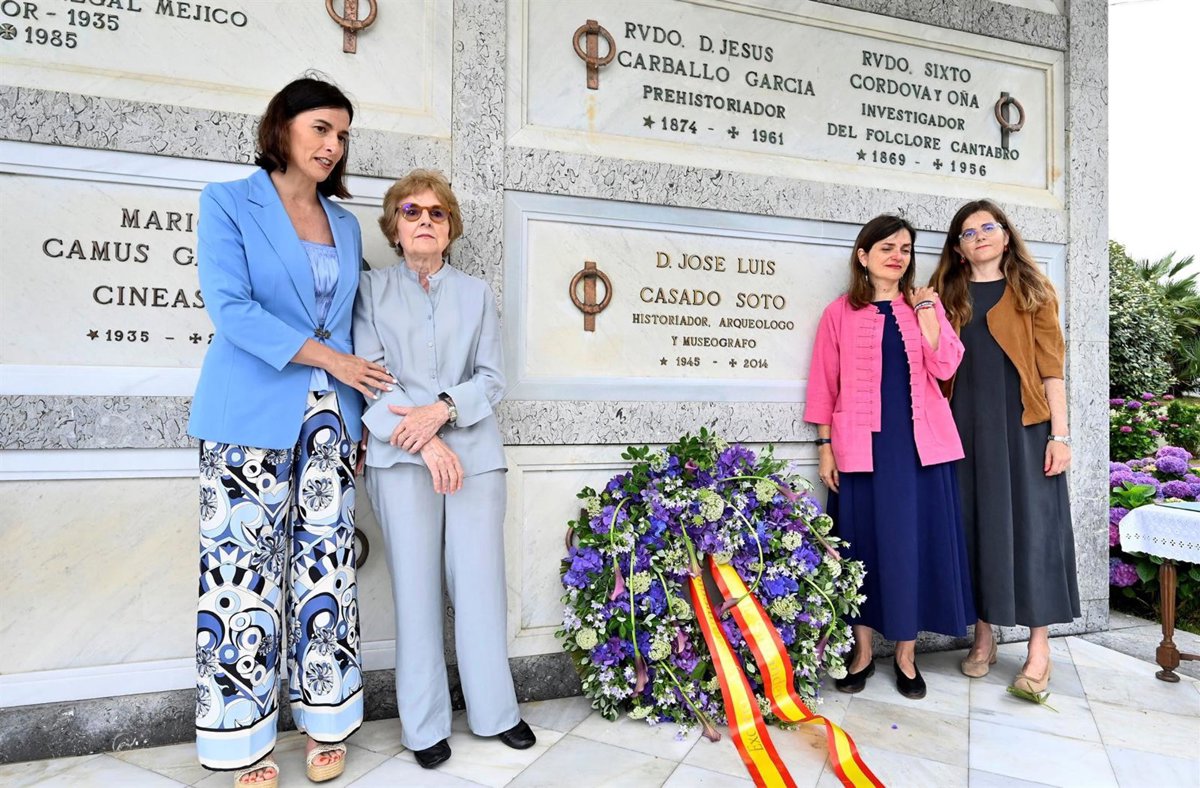 EPCantabria's tweet card. Los restos del escritor e historiador José Luis Casado Soto ya descansan en el Panteón de Personas...