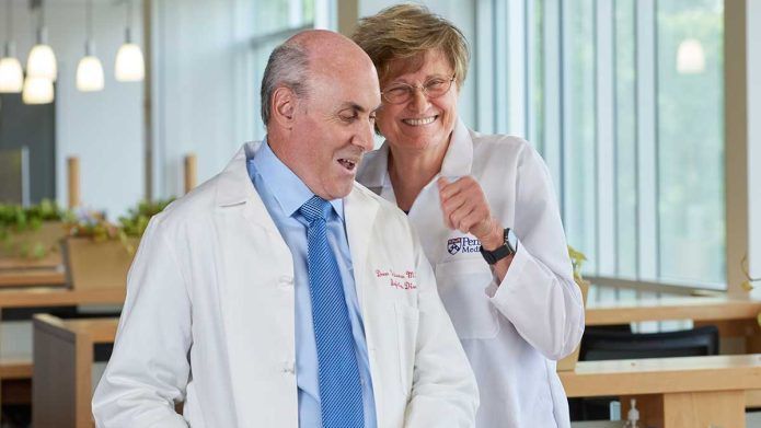 david_alarcon's tweet card. El premio Nobel de Medicina se ha otorgado conjuntamente a la investigadora húngara Katalin Karikó y al científico estadounidense Drew Weissman: sus descubrimientos fueron fundamentales para desarr...