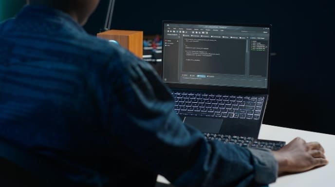 TintaTIC's tweet card. Oracle anunció que está disponible Java 25, la última versión del lenguaje de programación y la plataforma de desarrollo número uno del mundo. Java 25 (Oracle JDK 25) ayudará a las organizaciones a...