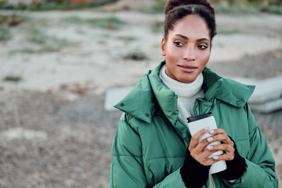 fashionaut's tweet card. In questo post analizziamo perché scegliere un piumino oversize, quali sono i modelli più trendy, come abbinarli e quali dettagli valutare.