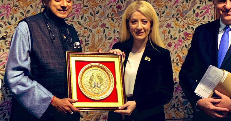 Tweet card summary image